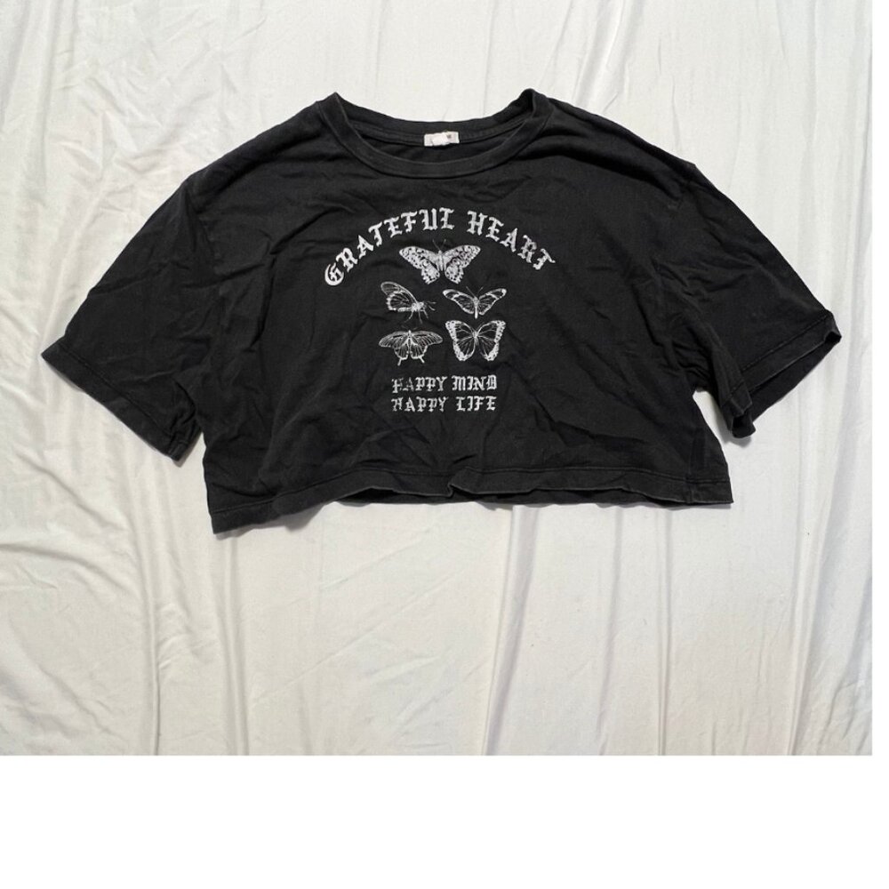 Black graphic cropped tee